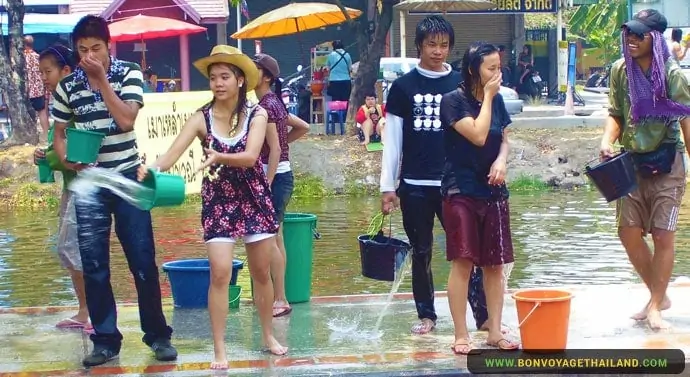 Le Festival Songkran à Chiang Mai - Vielle Ville