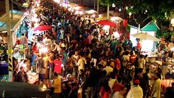 Visitez marché du Dimanche à Chiang Mai