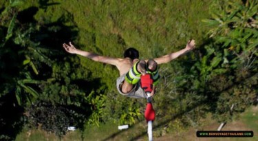 man bungy jumping