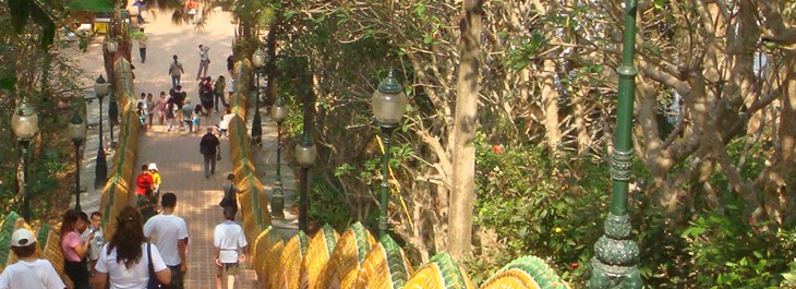 golden buddha statues at doi suthep temple