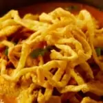 close up of khao soi gai