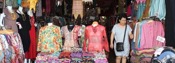lanna traditional clothing shop at warorot market