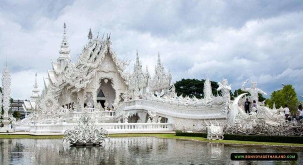 white temple (wat rong khun) in chiang rai