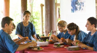 learning the art of carving egetables at khum lanna