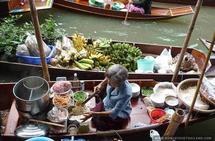 Damnoen Saduak floating market