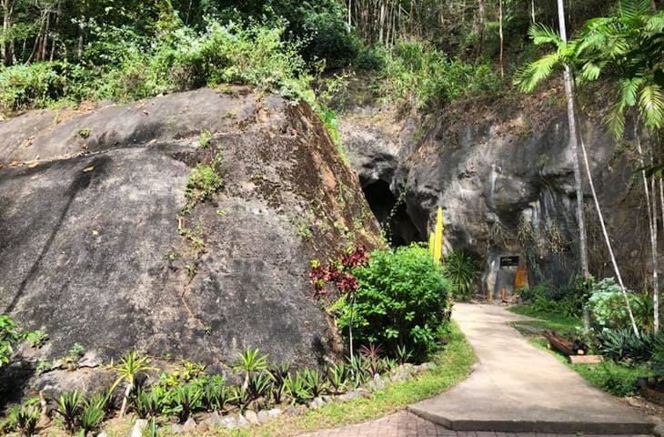 Kaew Komol Cave In Mae Hong Son
