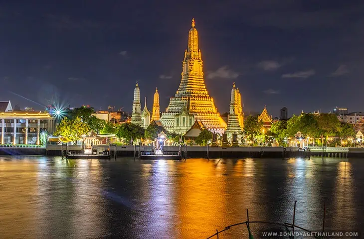 Wat Arun at night 