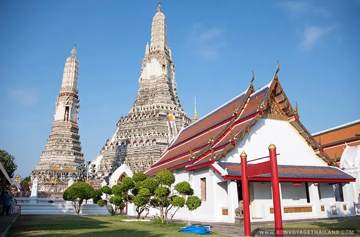 Wat Arun from far